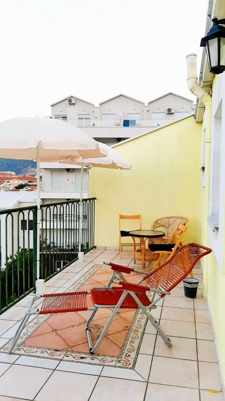 2-level With Terraces By The Sea Apartment
